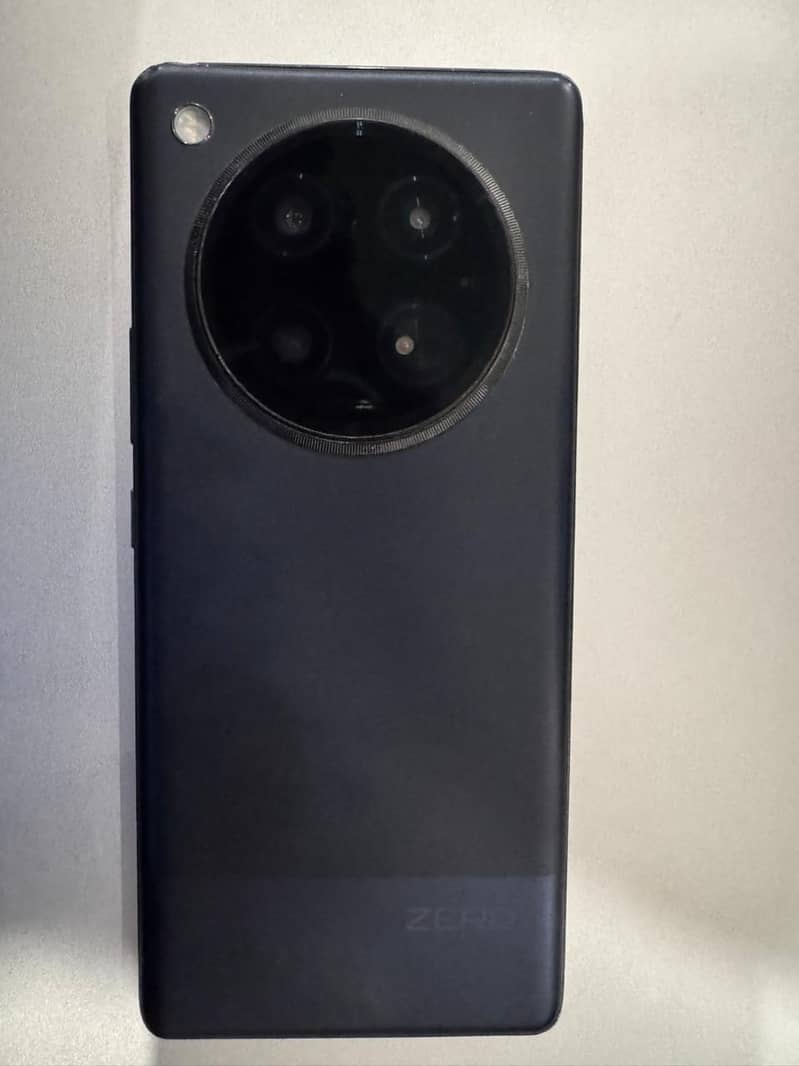 Infinix Zero 40 8