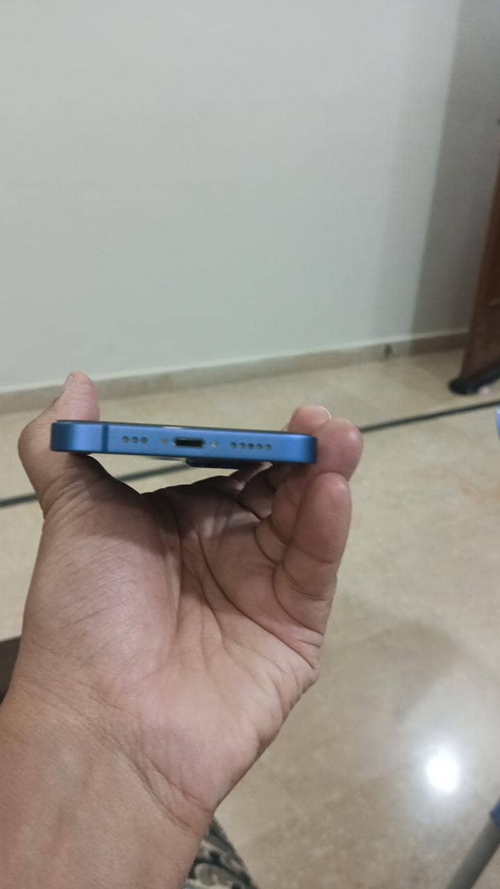 Apple iPhone 13 4