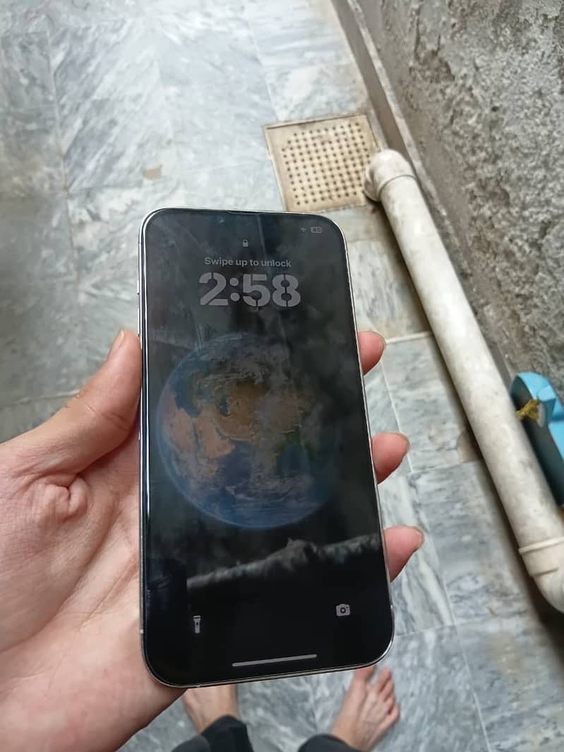 Apple iPhone 13 Pro Max 2