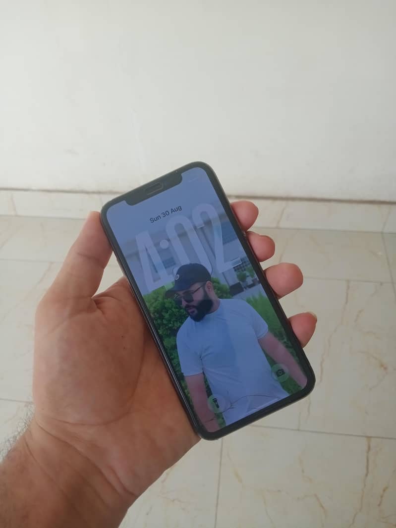 Apple iPhone 11 Pro 1