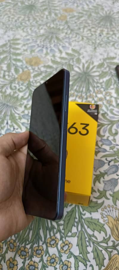 Realme C63