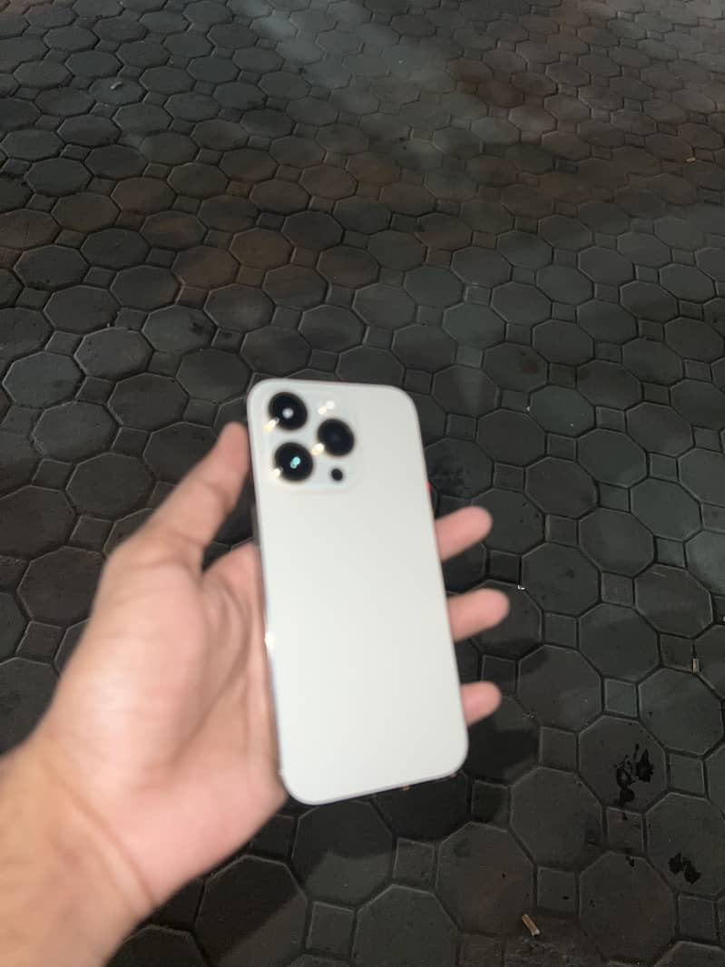Apple iPhone 14 Pro 0