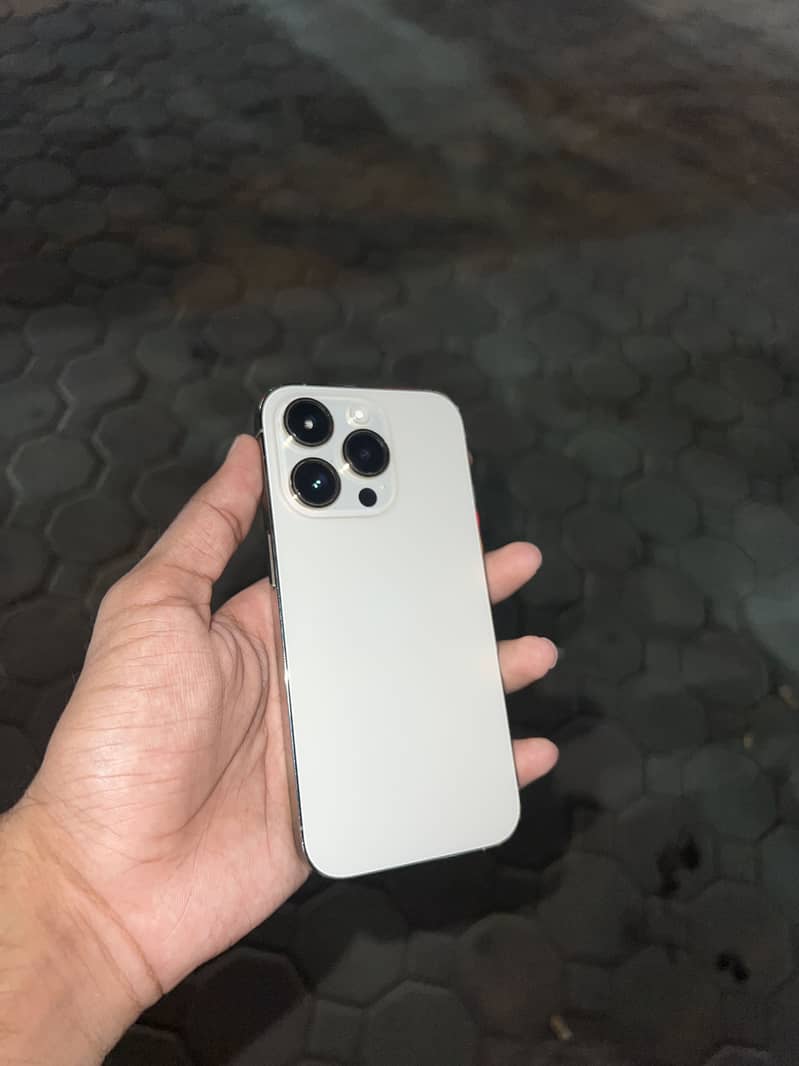 Apple iPhone 14 Pro 1