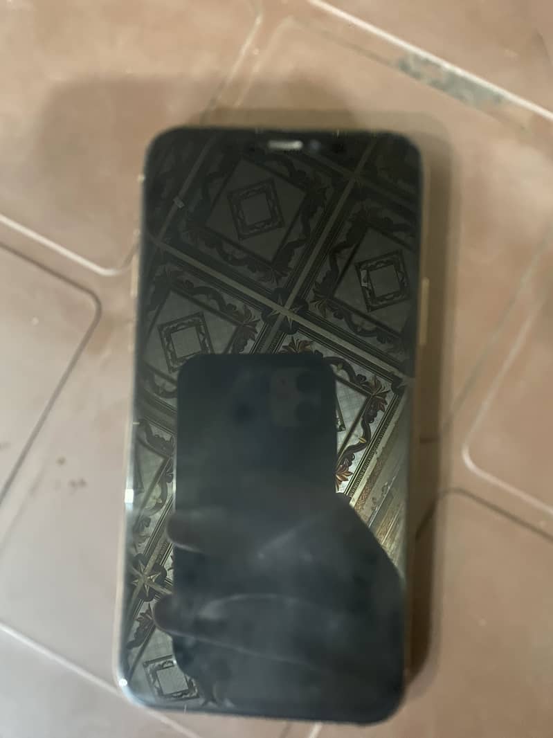 Apple iPhone 11 Pro 1