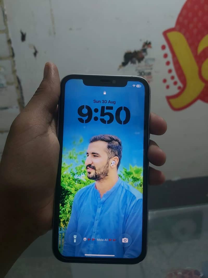 Apple iPhone 11 0