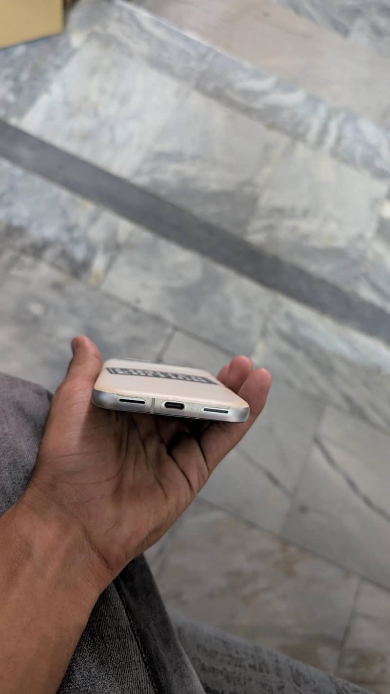 GOOGLE PIXEL 8A 4