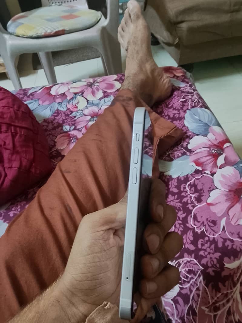 Apple iPhone 12 5