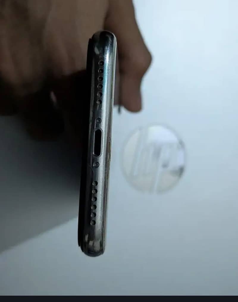 Apple iPhone X 3