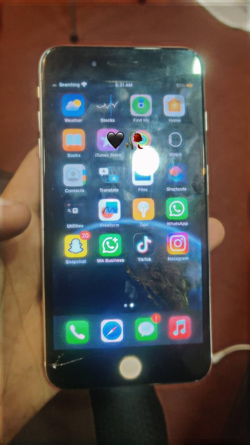 Apple iPhone 8 Plus 1
