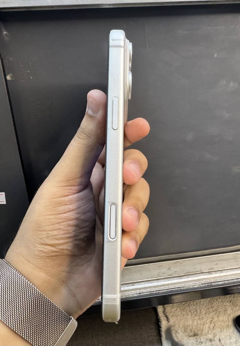 Apple iPhone 17 Pro Max 2