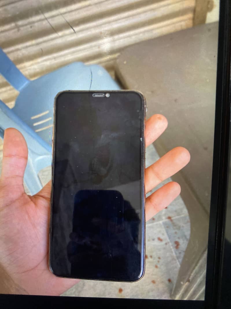 Apple iPhone 11 Pro Max 7