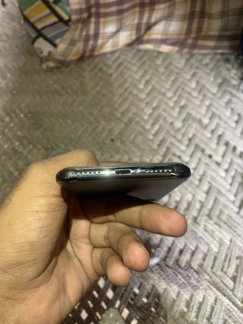Apple iPhone X 3