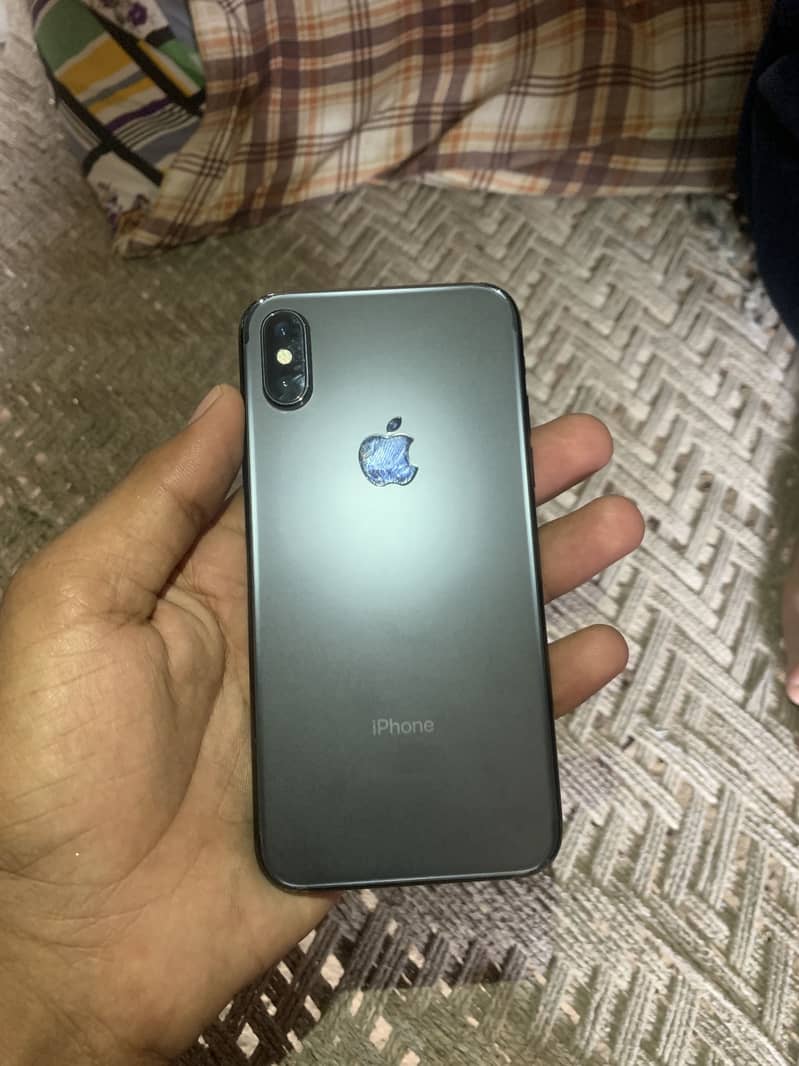 Apple iPhone X 4