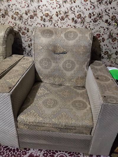 Golden beige color sofa set 3 2 1 good Condition
