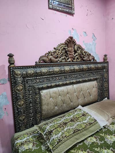 1. Plahi wood Bed Sofa Set& . 1 Dressing Table