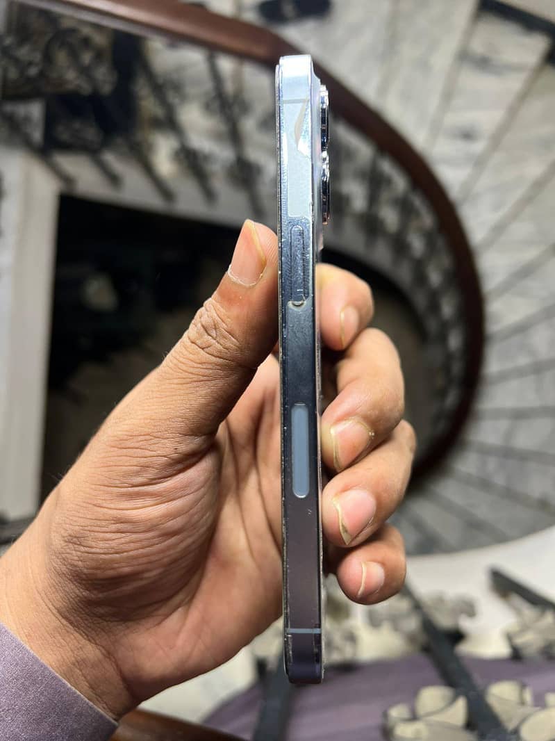 Apple iPhone 13 Pro 1