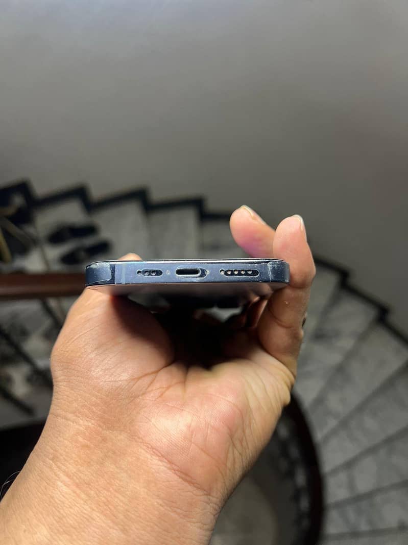 Apple iPhone 13 Pro 4