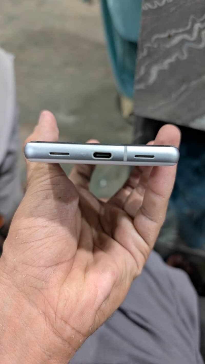 Google Pixel 7a 2