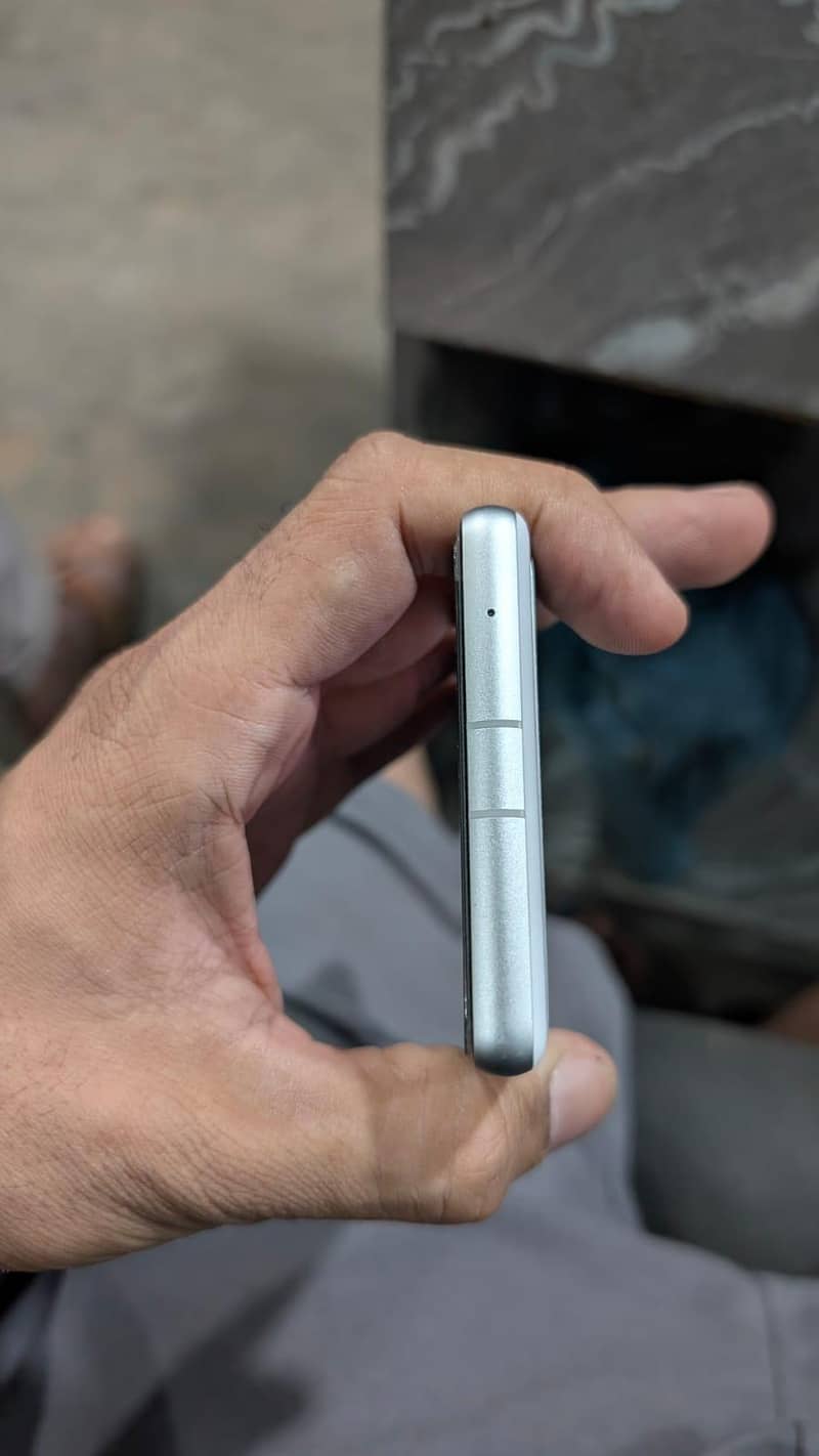 Google Pixel 7a 3