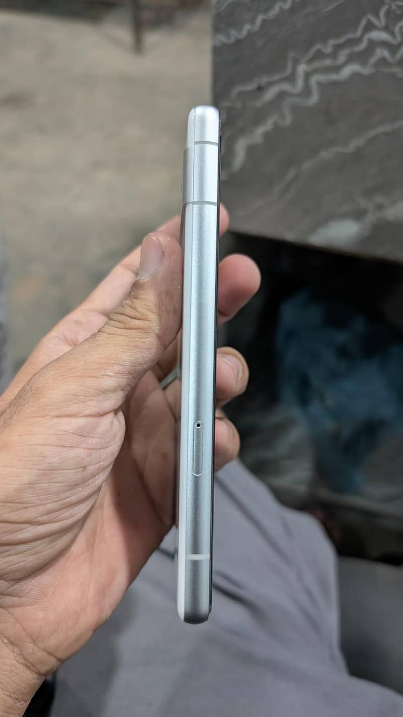 Google Pixel 7a 4
