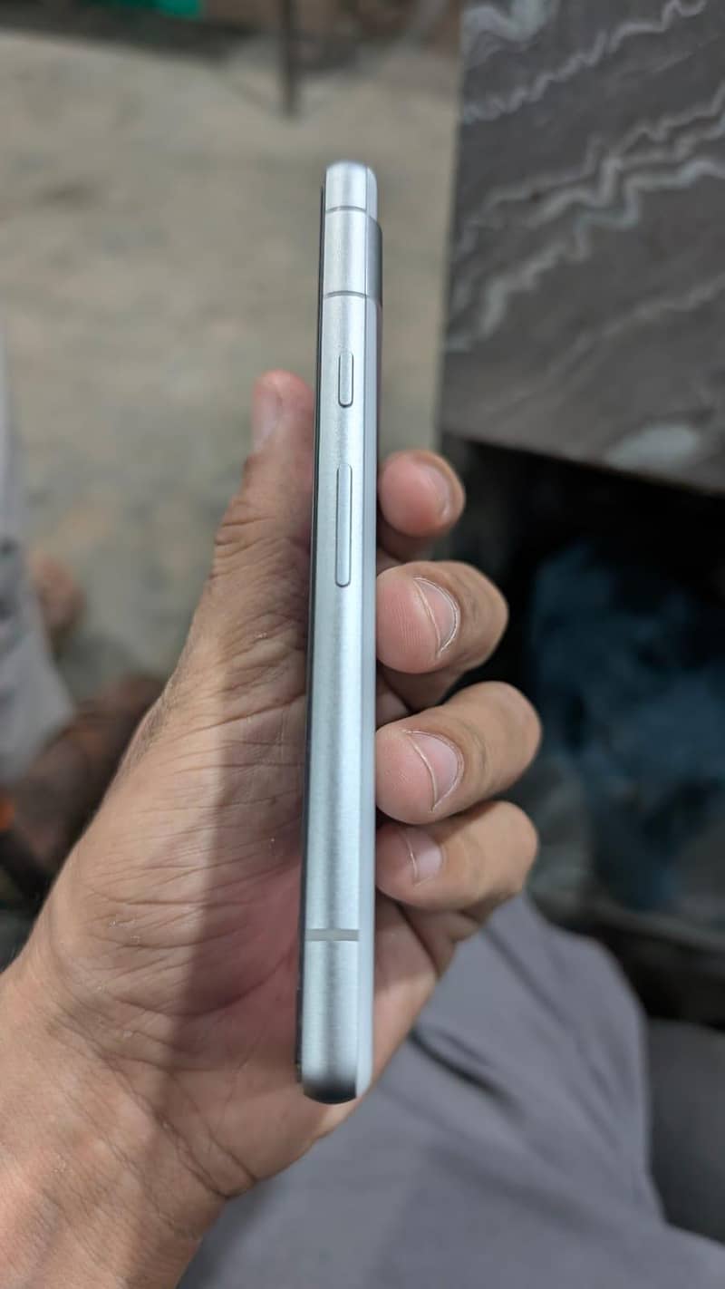 Google Pixel 7a 5