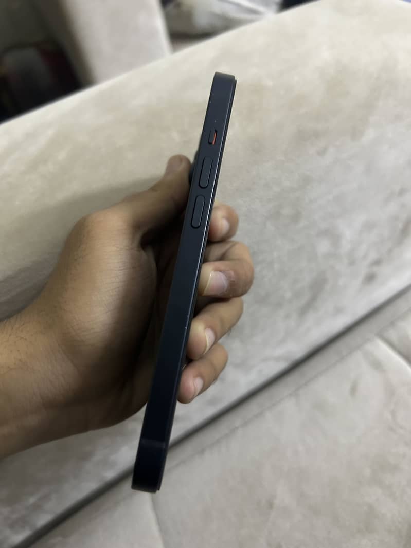 Apple iPhone 14 4