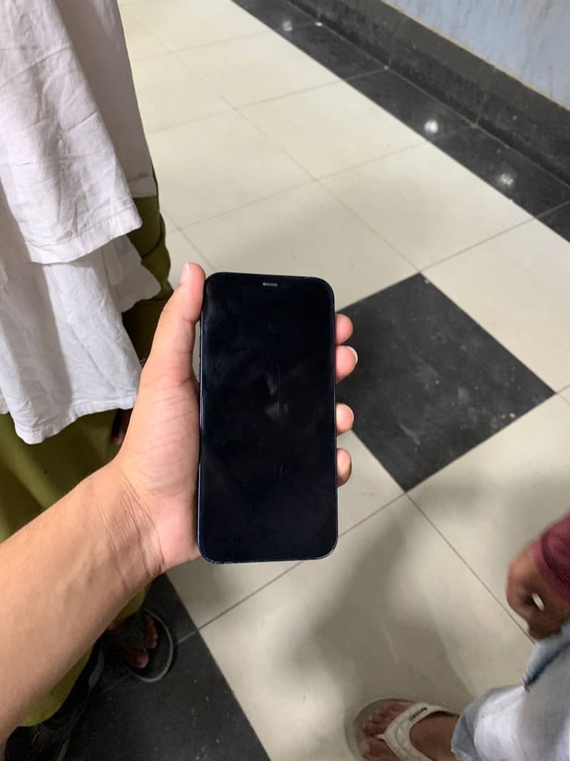 Apple iPhone 12 3
