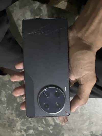 Tecno CAMON 30