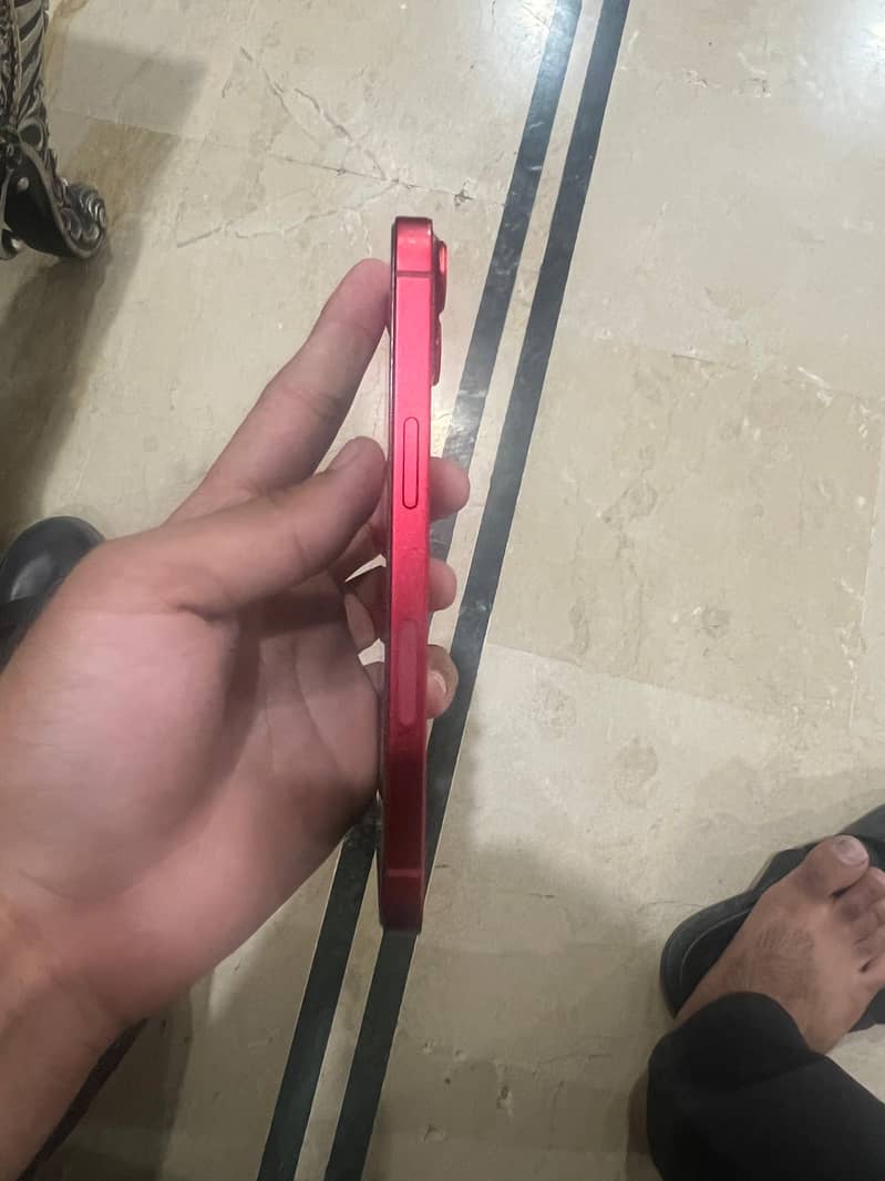 Apple iPhone 13 4