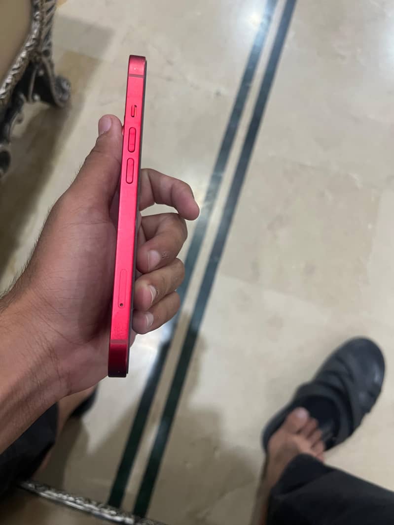 Apple iPhone 13 5