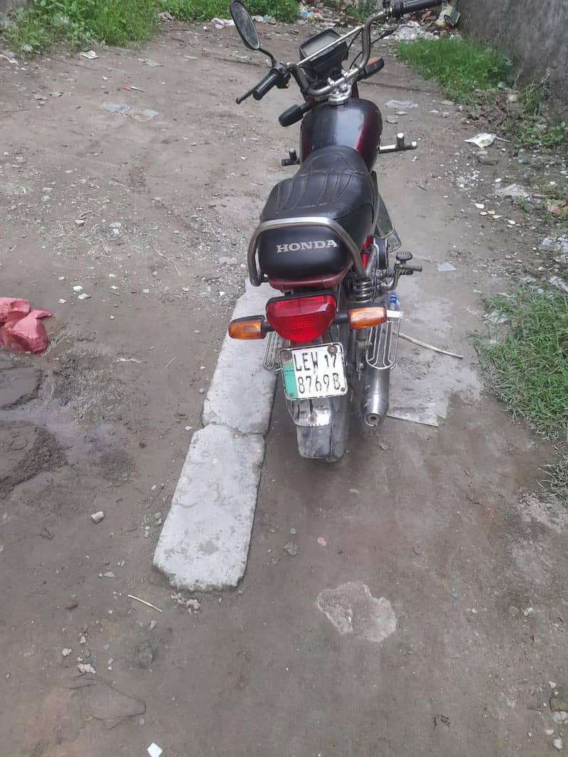 بائیک ک کارڈ موجود ہے میرے نام ہے اور کام کچھ نہیں ہونے والا ہے 4