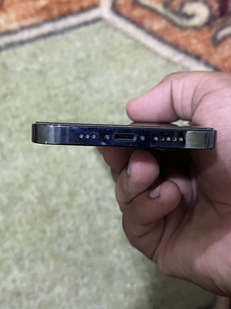 Apple iPhone 12 Pro 1