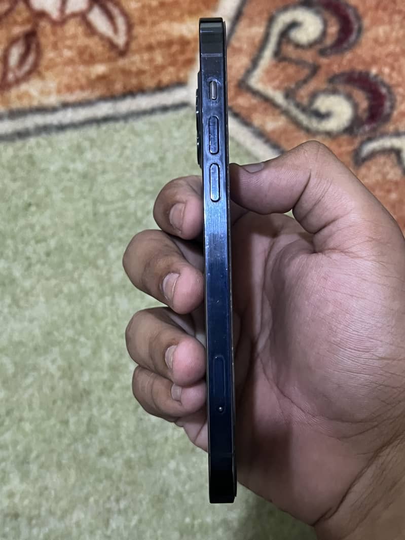 Apple iPhone 12 Pro 2