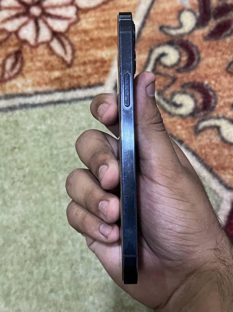 Apple iPhone 12 Pro 3
