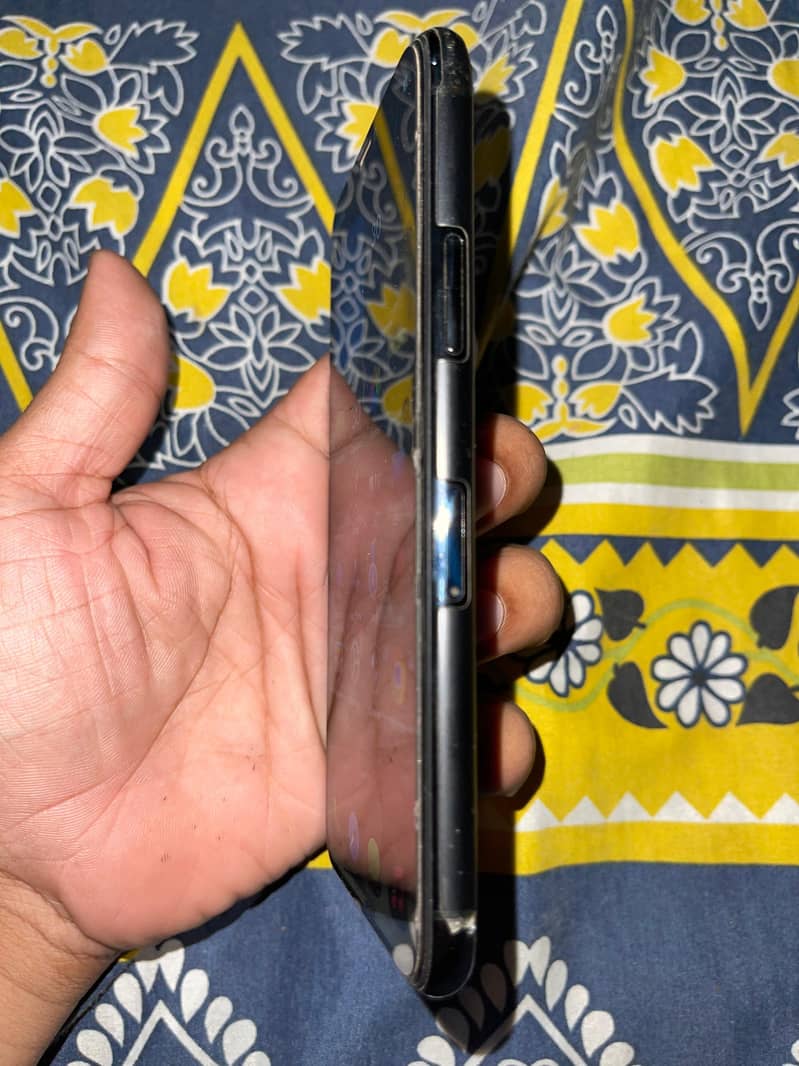 Apple iPhone 11 Pro 4