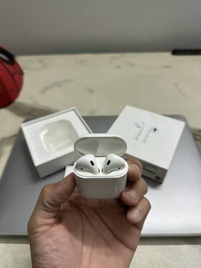 Orignal Apple Airpods 2nd generation (read description)