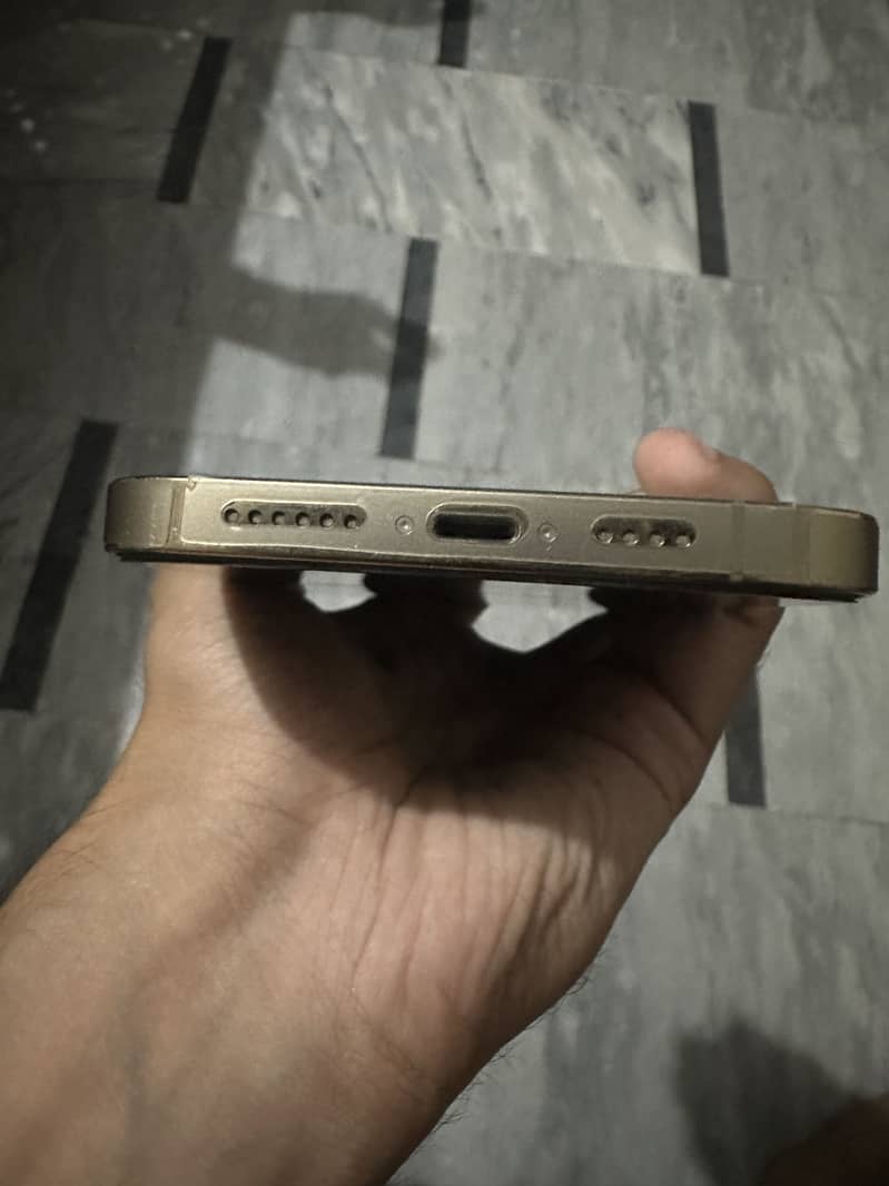 Apple iPhone 13 Pro Max 4