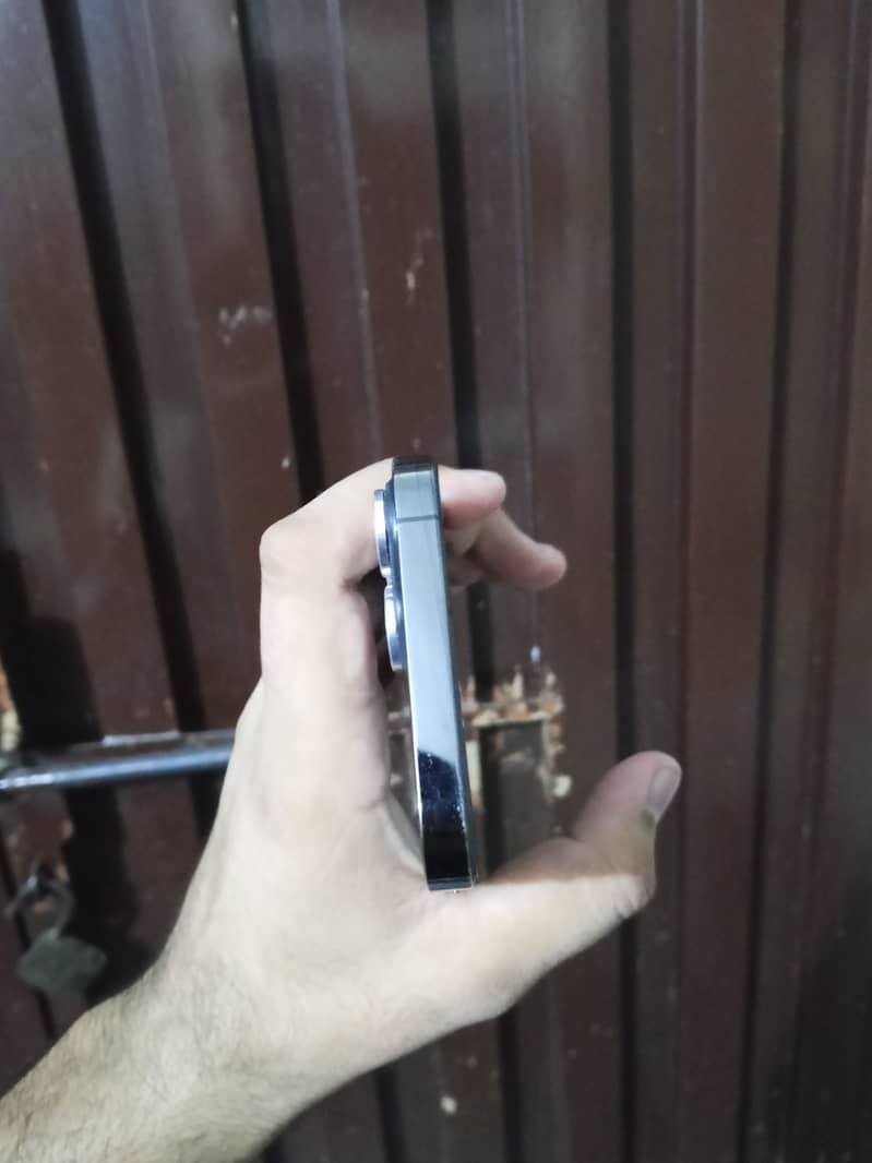 Apple iPhone 13 Pro Max 3