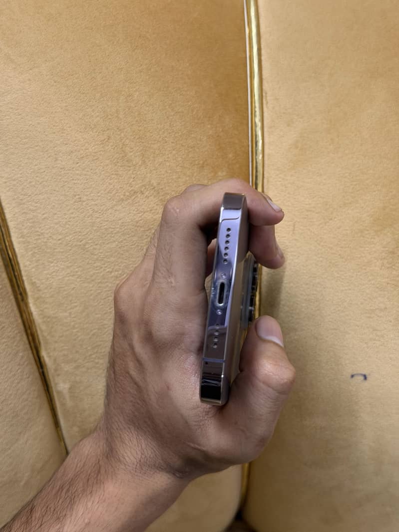 Apple iPhone 14 Pro Max 4