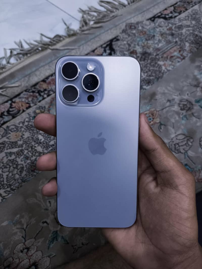 Apple iPhone 15 Pro Max 1