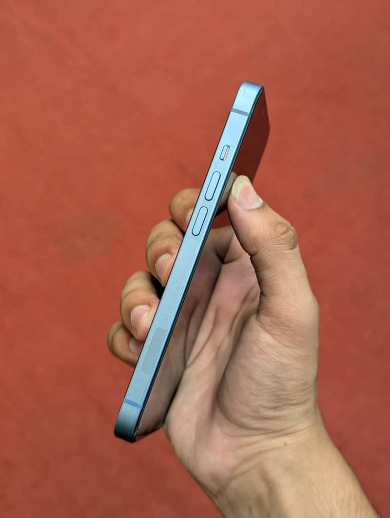 Apple iPhone 14 4