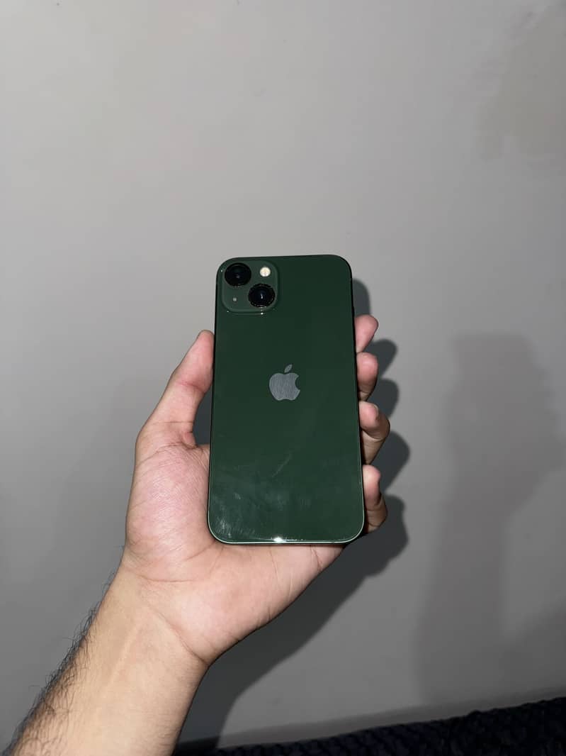 Apple iPhone 13 0