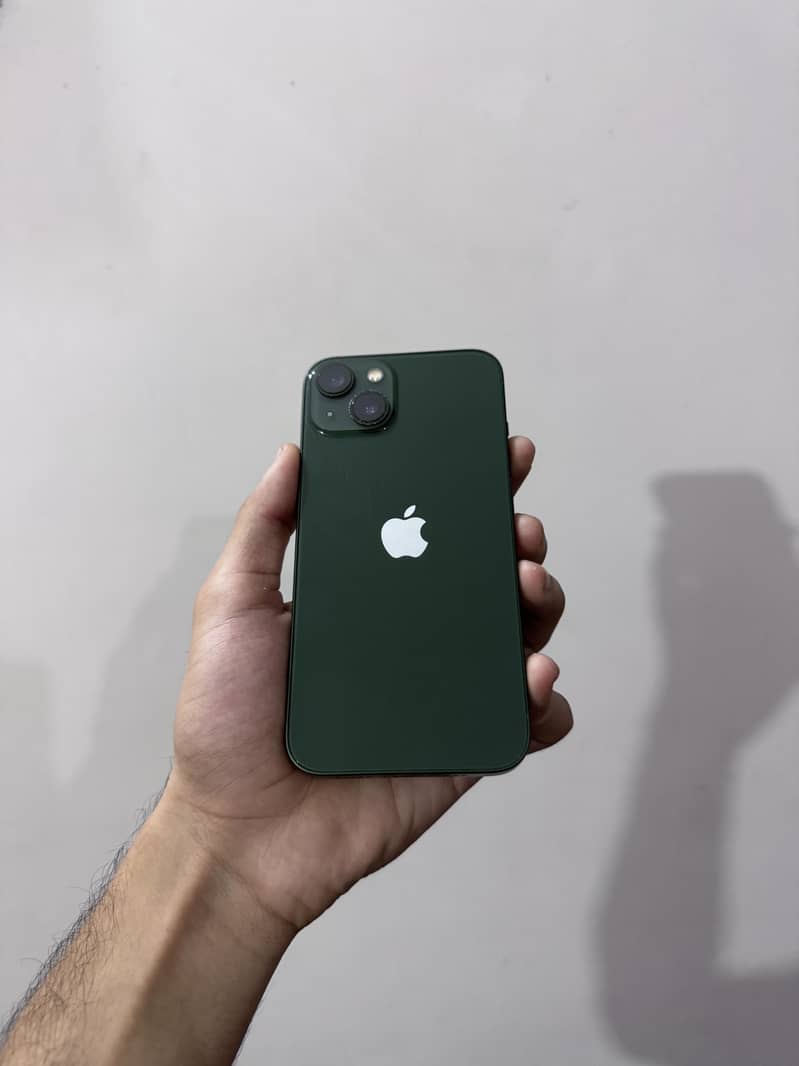 Apple iPhone 13 5