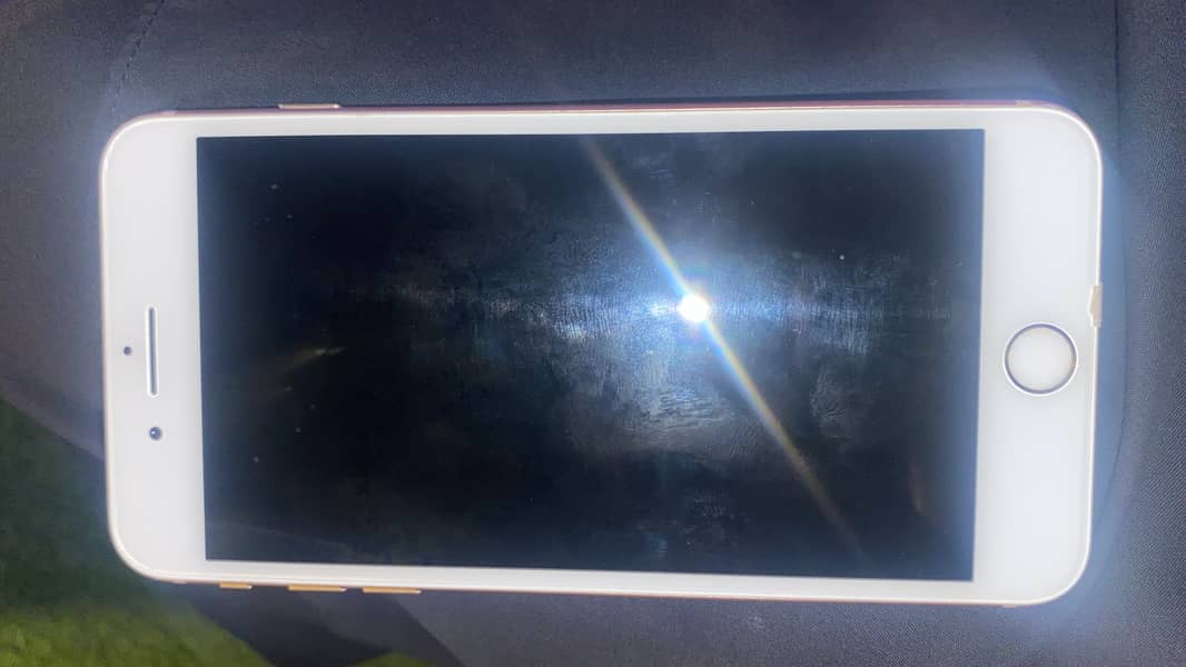 Apple iPhone 8 Plus 1