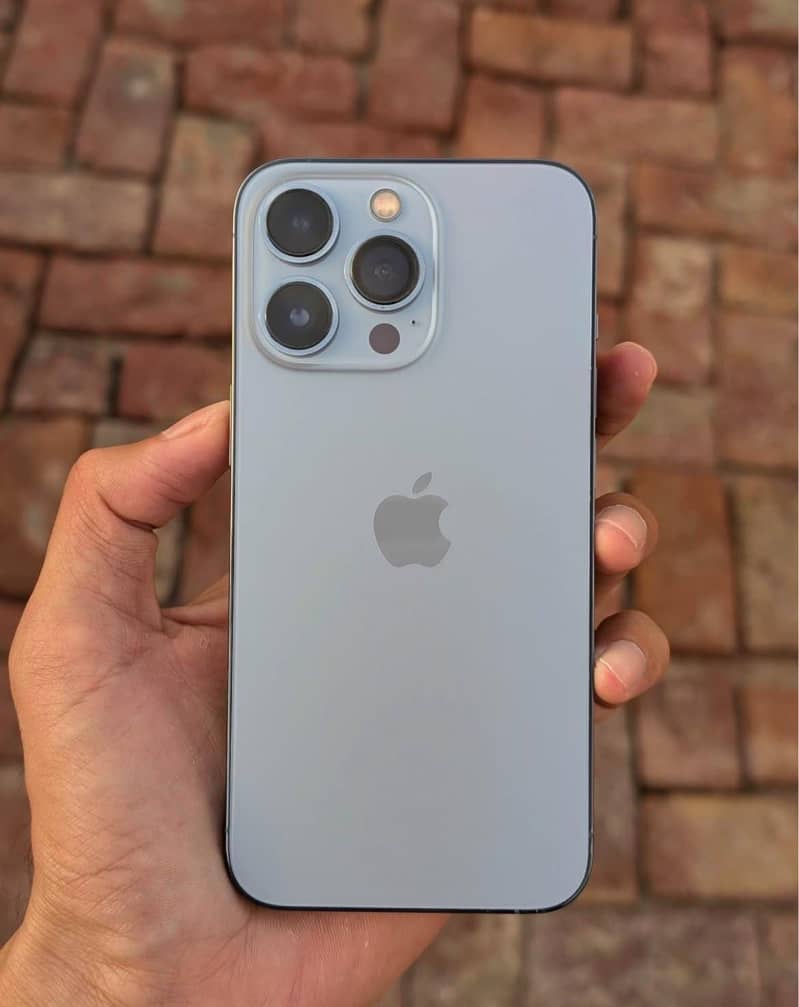 Apple iPhone 13 Pro 0