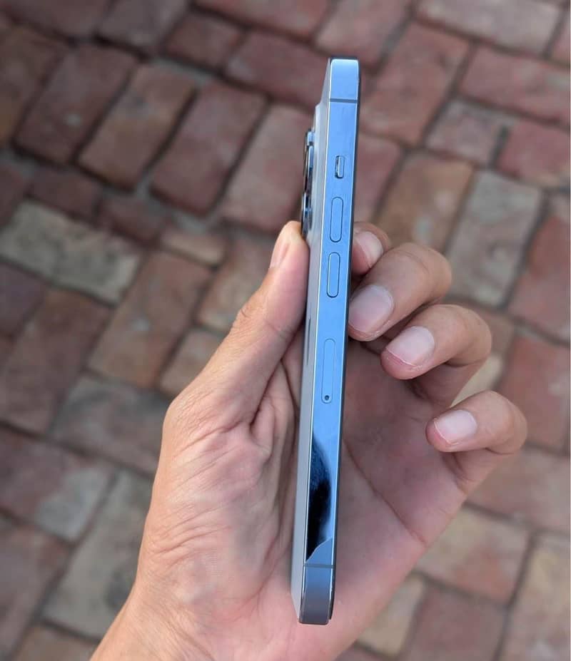 Apple iPhone 13 Pro 1