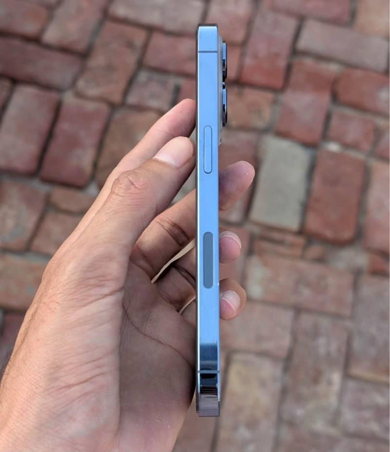 Apple iPhone 13 Pro 3