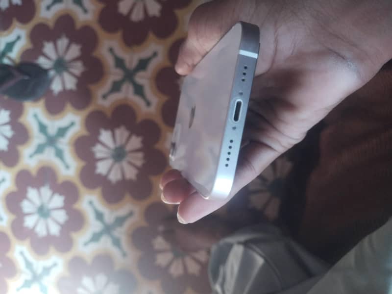 Apple iPhone 12 2