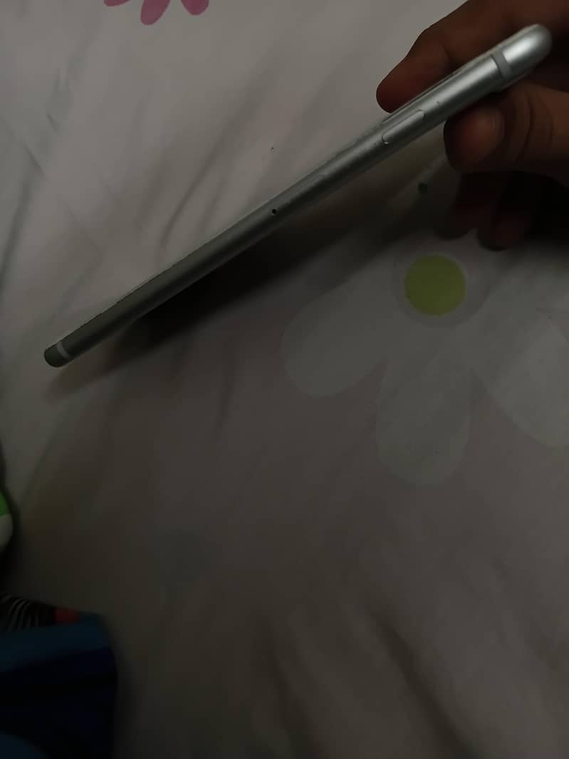 Apple iPhone 8 Plus 2
