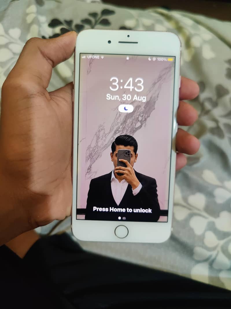 Apple iPhone 7 Plus 0